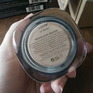 Marc jacobs foundation in ivory